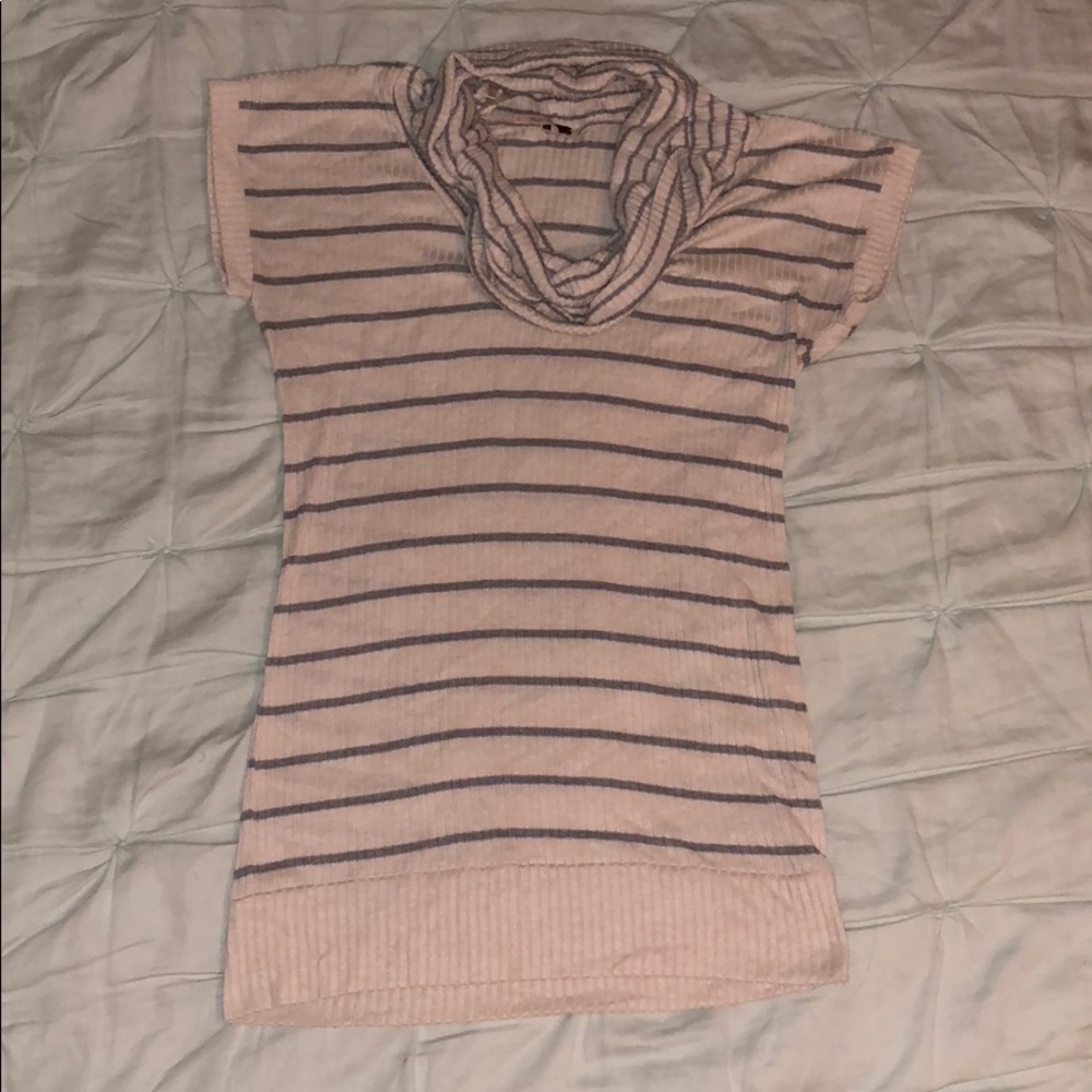 Short sleeve ruffle neck sweater t-shirt